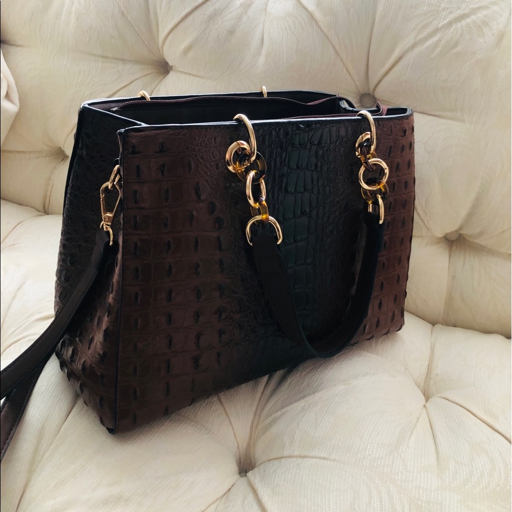 Brown/black purse